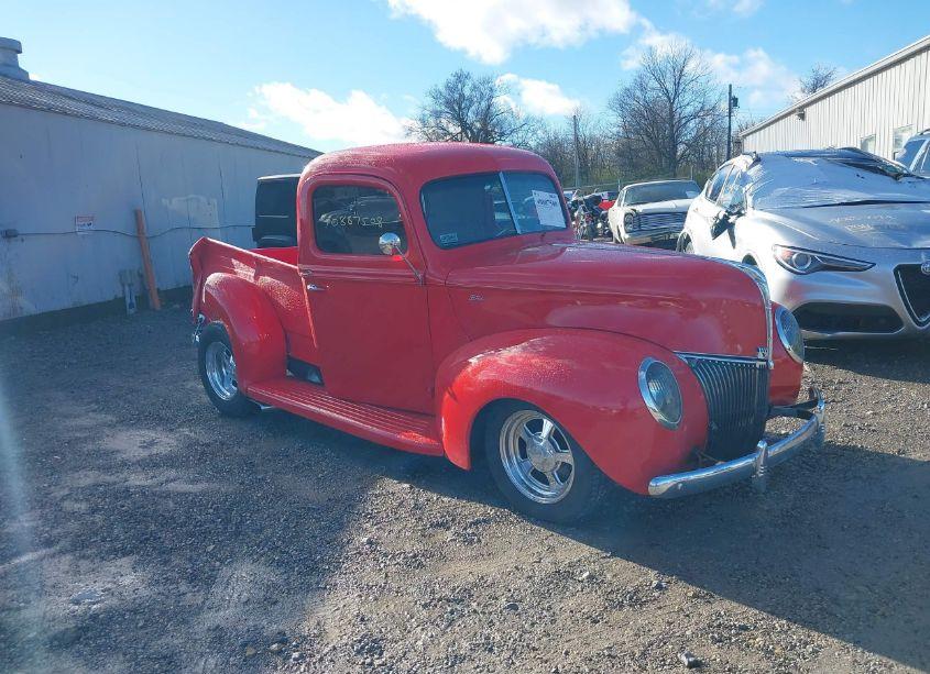1940 Ford Pickup - Photo 1