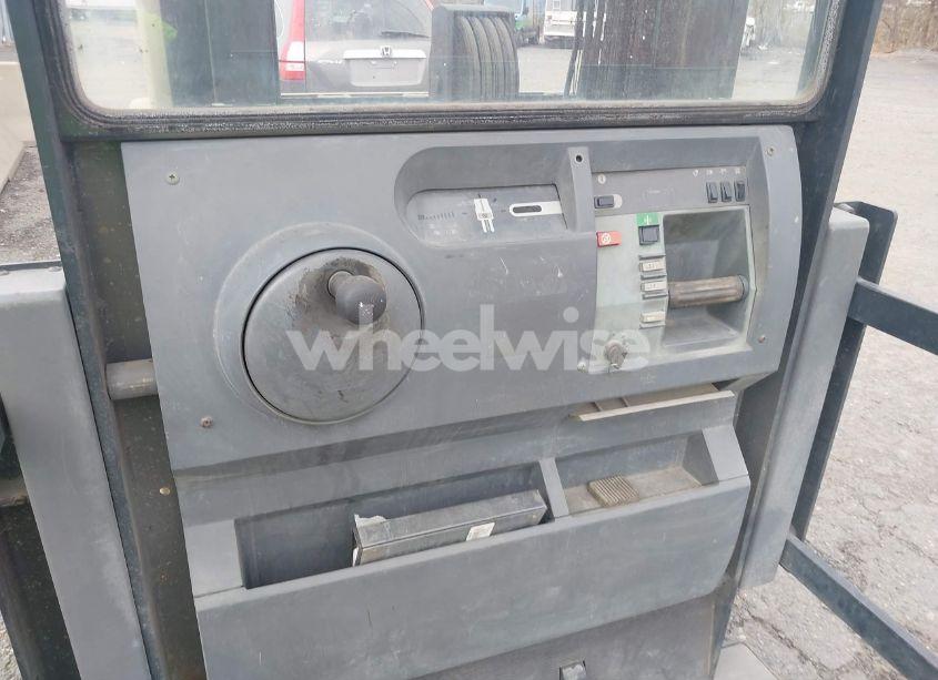 2000 Crown Orderpicker