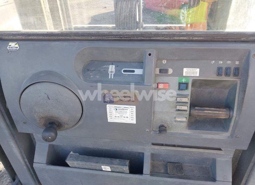 2000 Crown Orderpicker