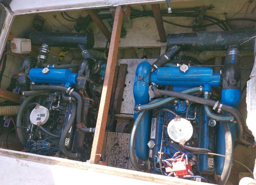 Photo 10 of 1979 Uniflite 32 N/A (VIN 00000UNF01854M79E)