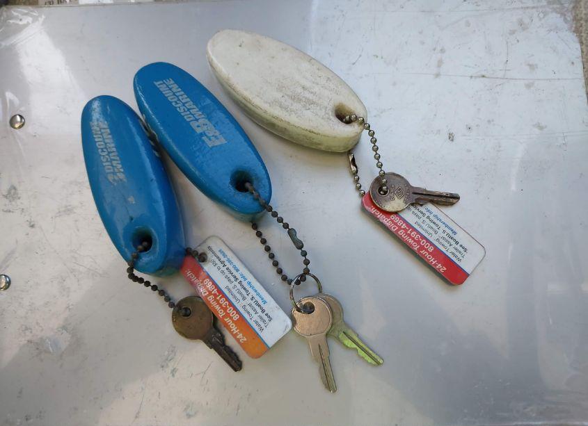 Photo 11 of 1979 Uniflite 32 N/A (VIN 00000UNF01854M79E)