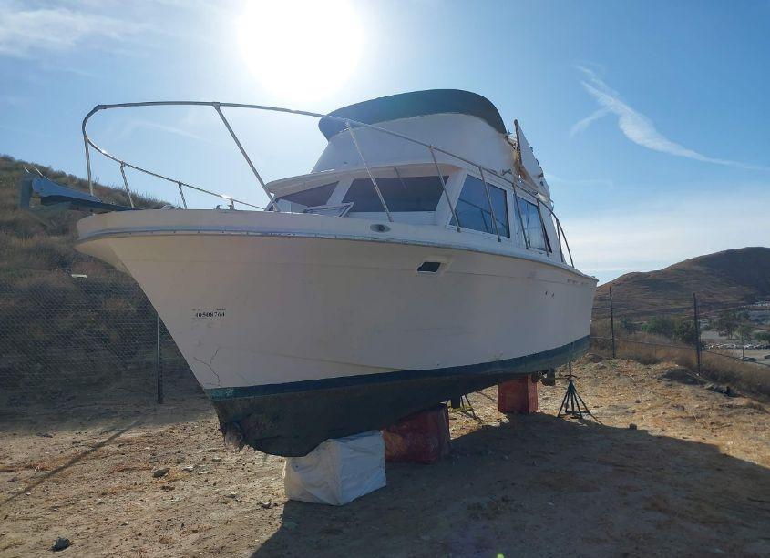 Photo 2 of 1979 Uniflite 32 N/A (VIN 00000UNF01854M79E)