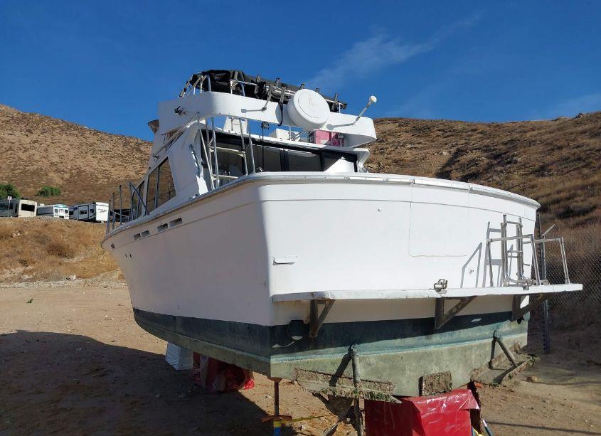 Photo 3 of 1979 Uniflite 32 N/A (VIN 00000UNF01854M79E)