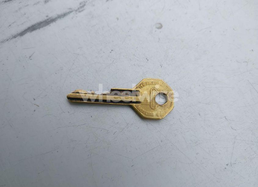 Photo 11 of 1965 Chevrolet Corvette (VIN 0000194675S105050)