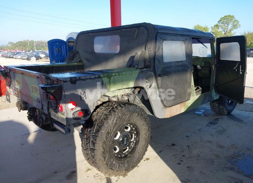 Photo 4 of 1989 American General H1 (VIN 068917)