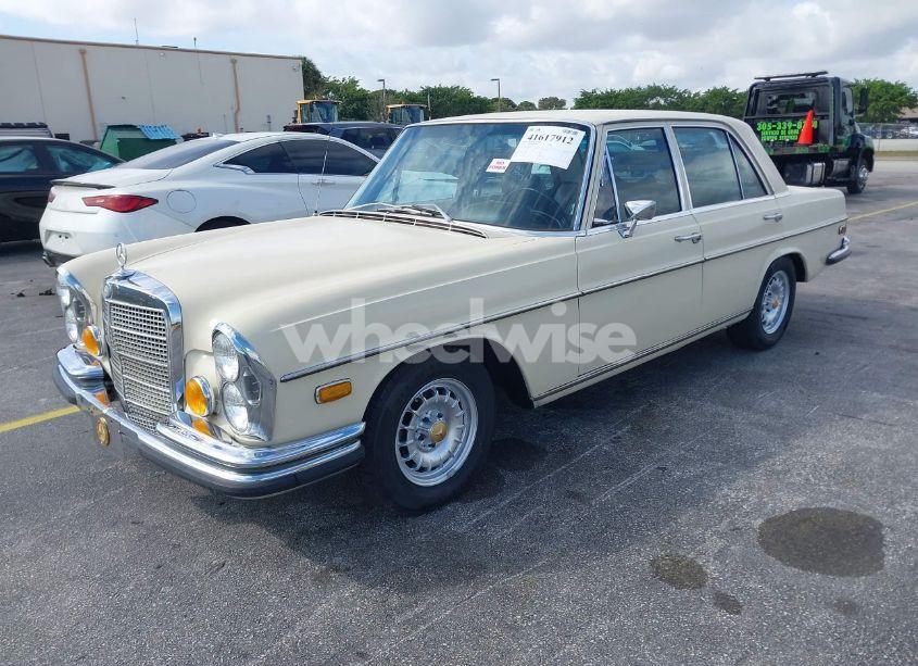 Photo 2 of 1971 Mercedes 280se (VIN 10801812076072)