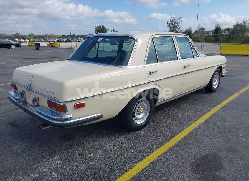 Photo 4 of 1971 Mercedes 280se (VIN 10801812076072)