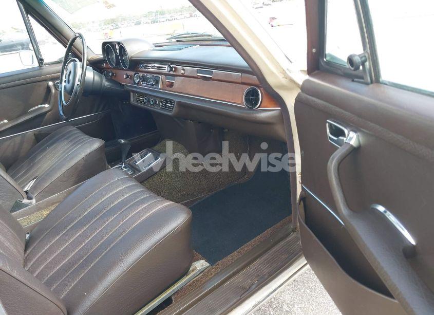 Photo 5 of 1971 Mercedes 280se (VIN 10801812076072)