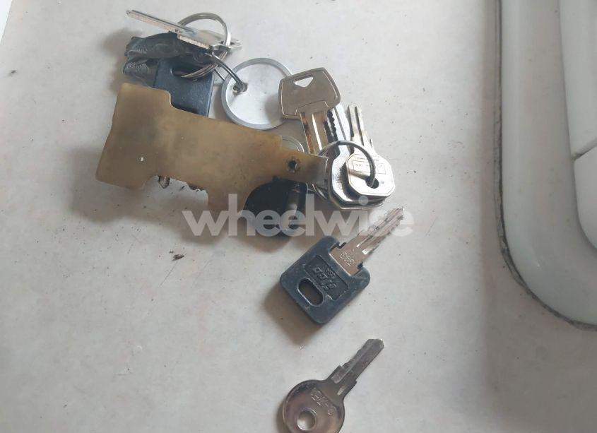 Photo 11 of 2001 Hy Line PARK MODEL TRAVEL TRAILER (VIN 19LBA02UX1A010509)