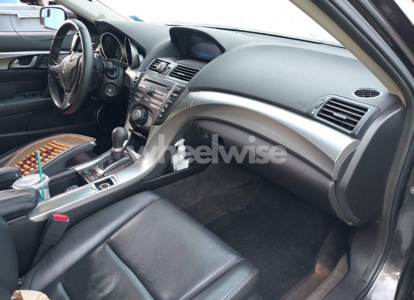 Photo 5 of 2010 Acura Tl 3.5 (VIN 19UUA8F22AA025985)