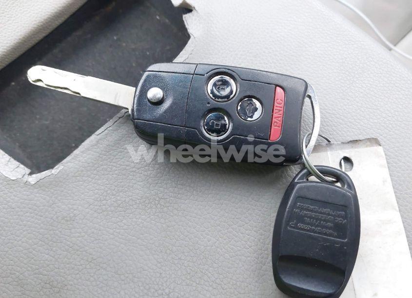 Photo 11 of 2010 Acura Tl 3.5 (VIN 19UUA8F26AA004752)