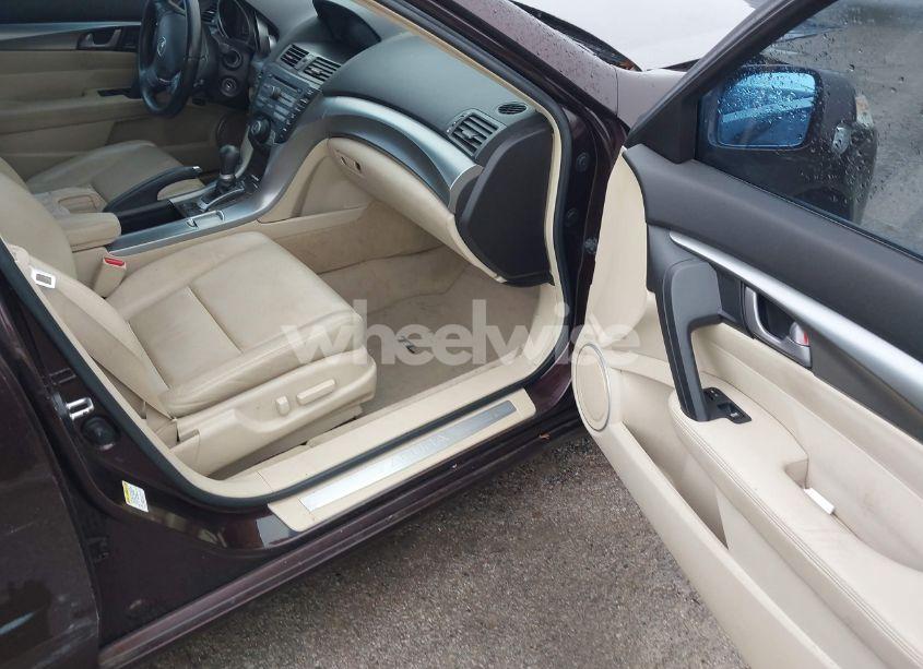 Photo 5 of 2010 Acura Tl 3.5 (VIN 19UUA8F29AA019925)