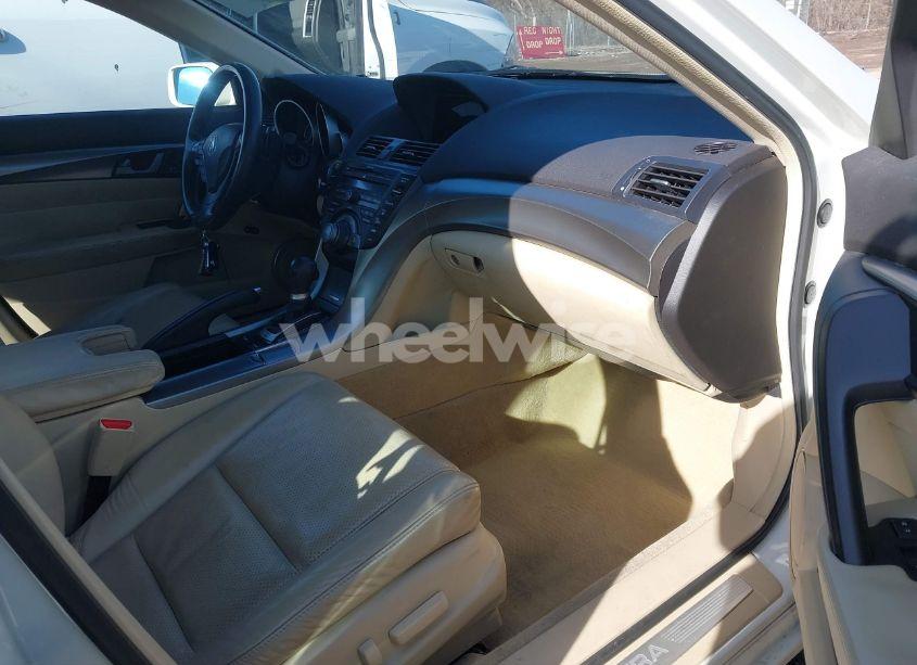 Photo 5 of 2010 Acura Tl 3.5 (VIN 19UUA8F55AA022637)