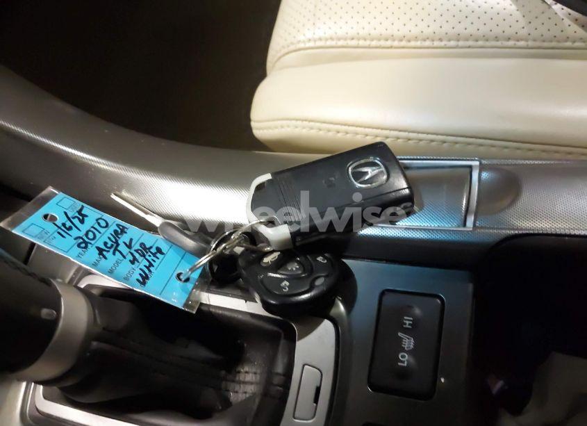 Photo 11 of 2010 Acura Tl 3.5 (VIN 19UUA8F57AA020758)