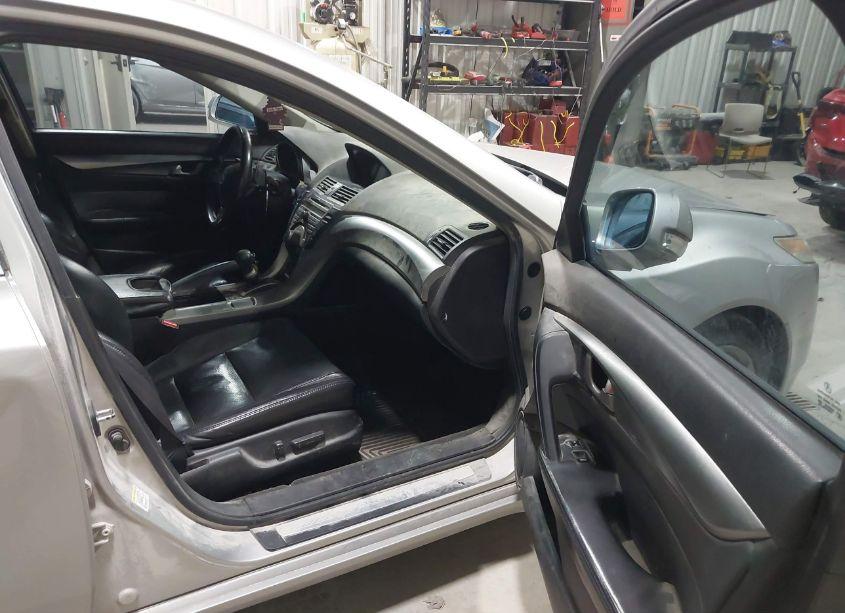 Photo 5 of 2010 Acura Tl 3.5 (VIN 19UUA8F58AA014189)