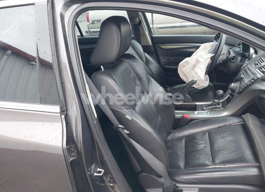 Photo 5 of 2010 Acura Tl 3.5 (VIN 19UUA8F58AA015780)