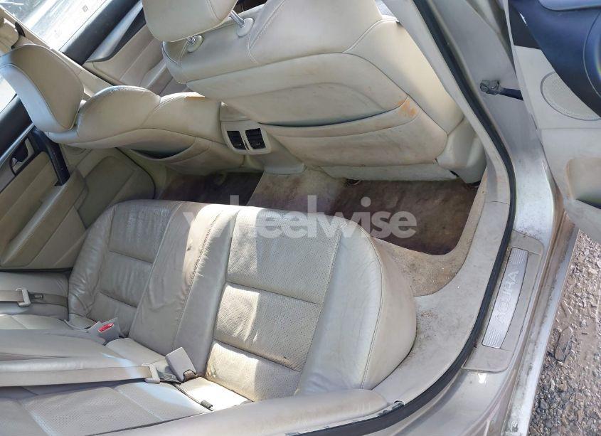 Photo 8 of 2010 Acura Tl 3.5 (VIN 19UUA8F59AA009518)