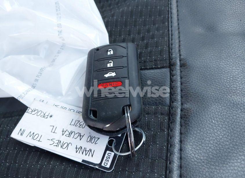 Photo 11 of 2010 Acura Tl 3.7 (VIN 19UUA9F56AA001379)