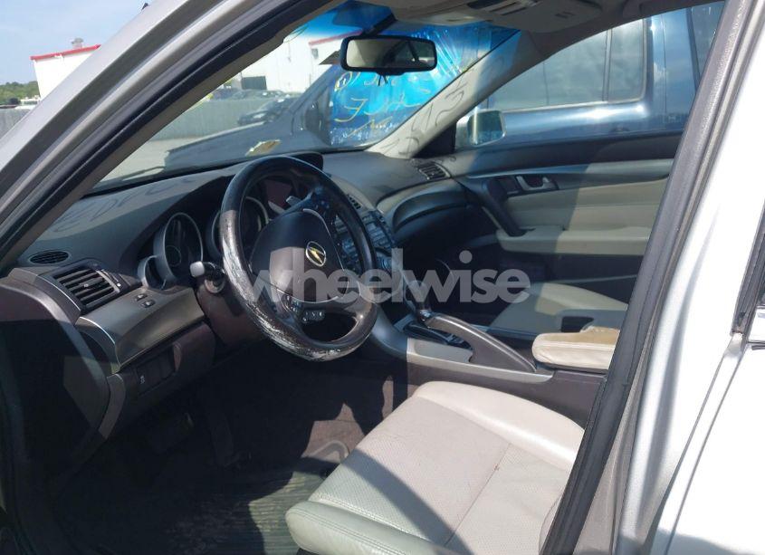 Photo 5 of 2010 Acura Tl 3.7 (VIN 19UUA9F59AA007791)