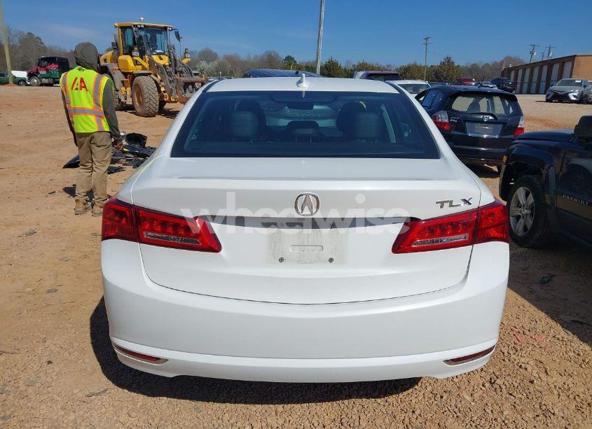 Photo 16 of 2018 Acura Tlx (VIN 19UUB1F32JA000355)
