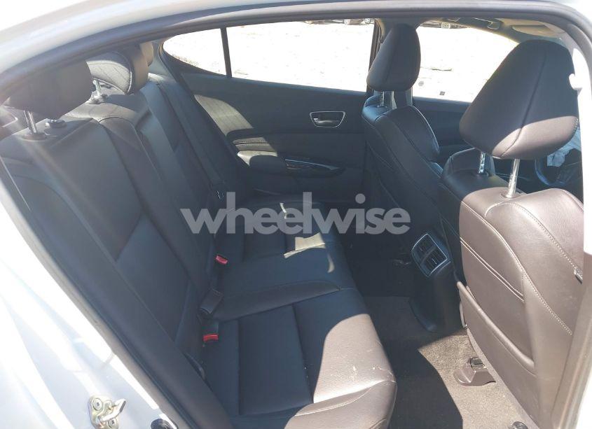 Photo 8 of 2018 Acura Tlx (VIN 19UUB1F32JA000355)