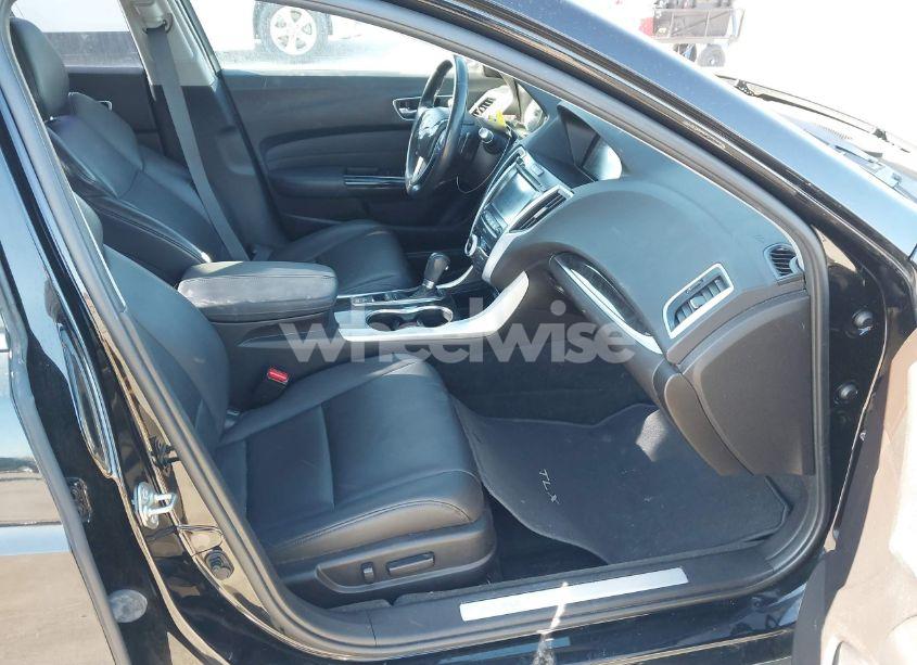 Photo 5 of 2018 Acura Tlx (VIN 19UUB1F32JA003708)