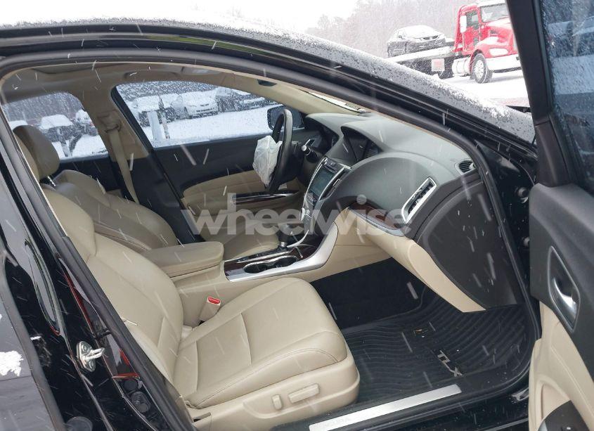 Photo 5 of 2018 Acura Tlx (VIN 19UUB1F33JA001045)