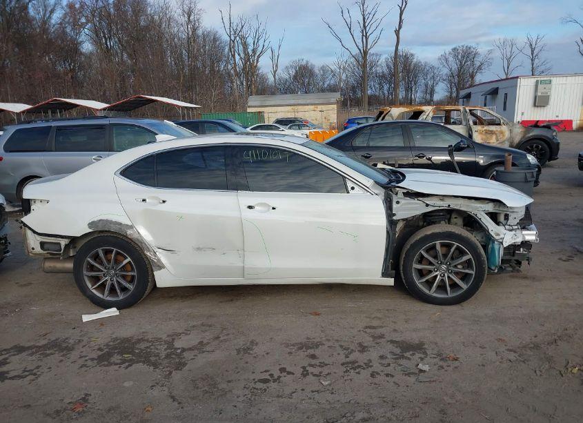 Photo 14 of 2018 Acura Tlx (VIN 19UUB1F33JA004155)