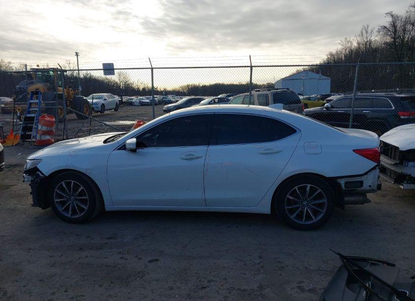 Photo 15 of 2018 Acura Tlx (VIN 19UUB1F33JA004155)