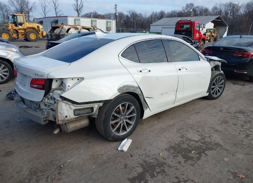 Photo 4 of 2018 Acura Tlx (VIN 19UUB1F33JA004155)