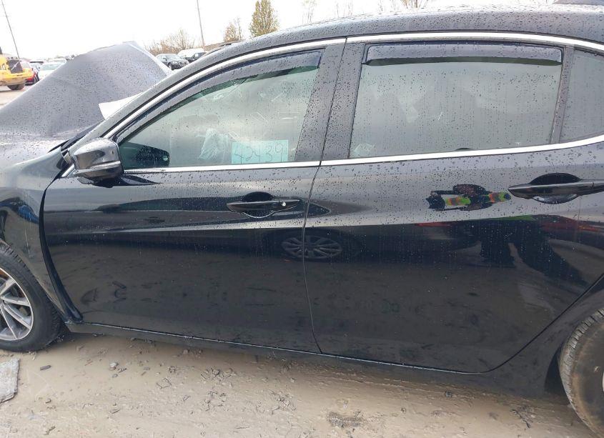 Photo 13 of 2018 Acura Tlx (VIN 19UUB1F38JA011375)