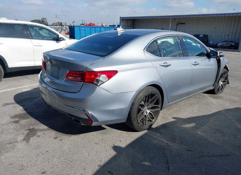 Photo 4 of 2018 Acura Tlx (VIN 19UUB3F39JA000865)