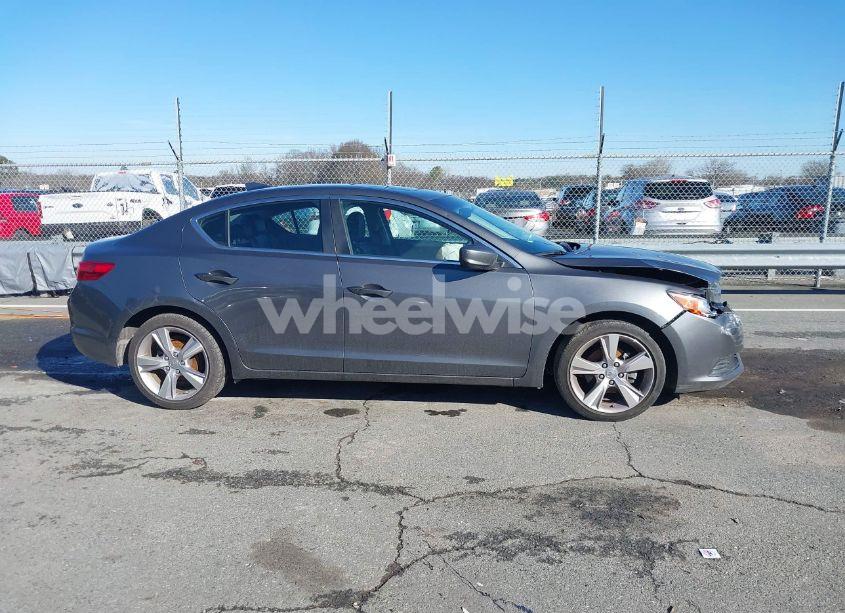 Photo 13 of 2014 Acura Ilx 2.0L (VIN 19VDE1F30EE008777)