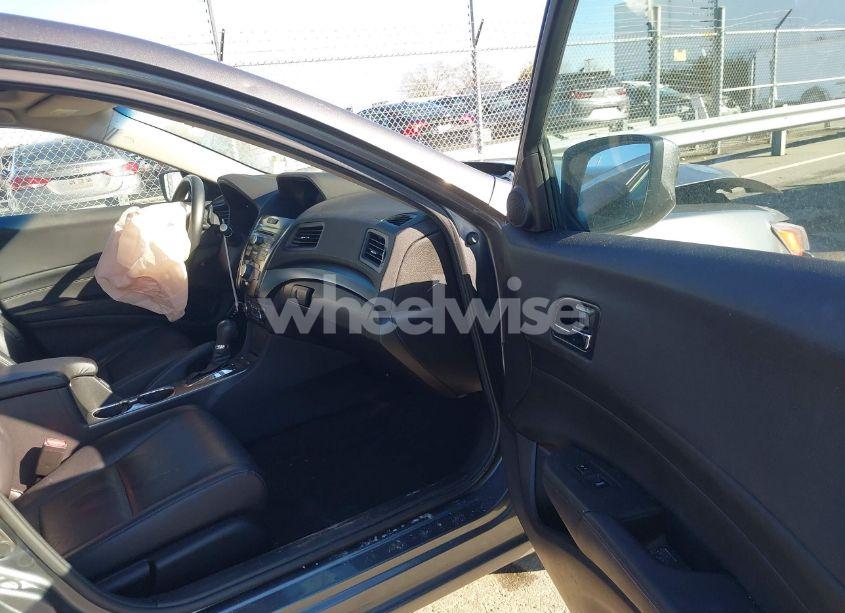 Photo 5 of 2014 Acura Ilx 2.0L (VIN 19VDE1F30EE008777)