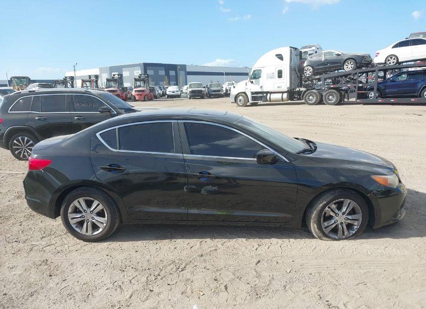 Photo 13 of 2013 Acura Ilx 2.0L (VIN 19VDE1F31DE018085)