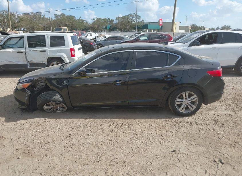 Photo 14 of 2013 Acura Ilx 2.0L (VIN 19VDE1F31DE018085)