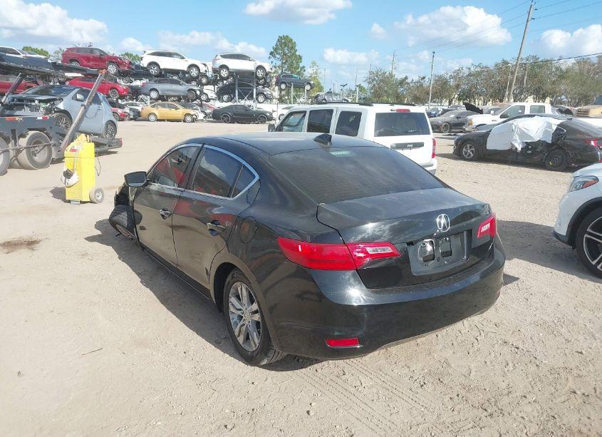 Photo 3 of 2013 Acura Ilx 2.0L (VIN 19VDE1F31DE018085)