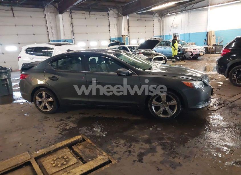 Photo 13 of 2014 Acura Ilx 2.0L (VIN 19VDE1F31EE003037)