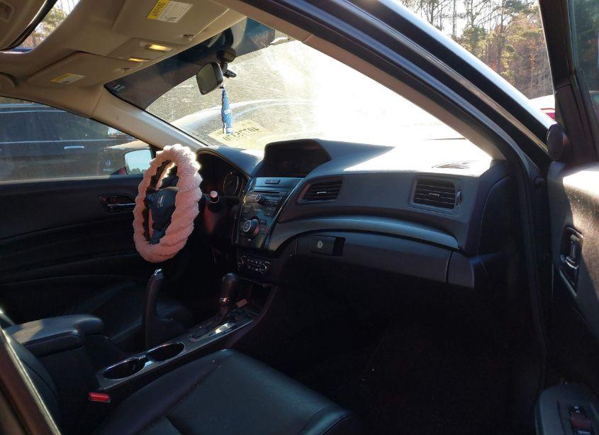Photo 5 of 2014 Acura Ilx 2.0L (VIN 19VDE1F32EE011163)