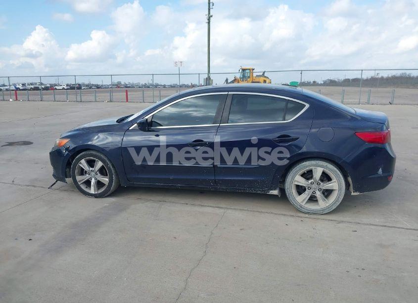 Photo 14 of 2014 Acura Ilx 2.0L (VIN 19VDE1F33EE004402)