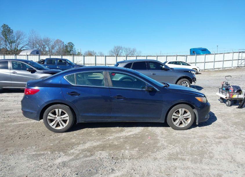 Photo 13 of 2013 Acura Ilx 2.0L (VIN 19VDE1F35DE014976)
