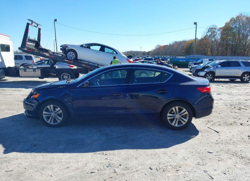 Photo 14 of 2013 Acura Ilx 2.0L (VIN 19VDE1F35DE014976)