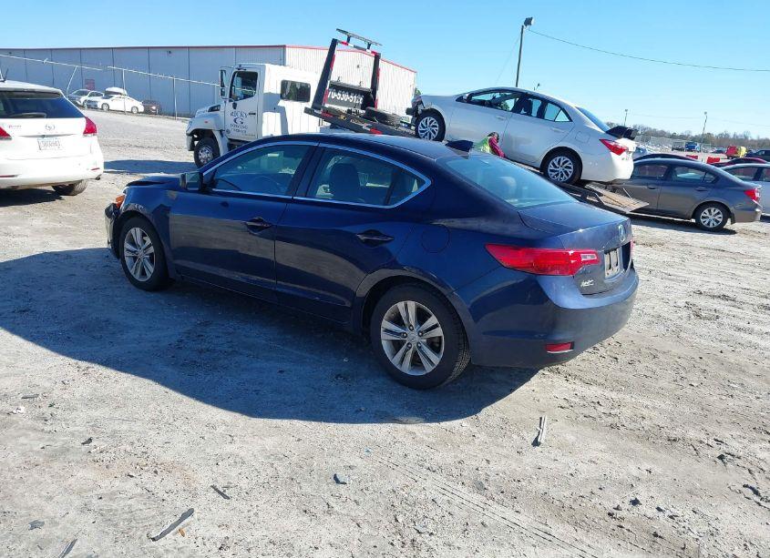 Photo 3 of 2013 Acura Ilx 2.0L (VIN 19VDE1F35DE014976)