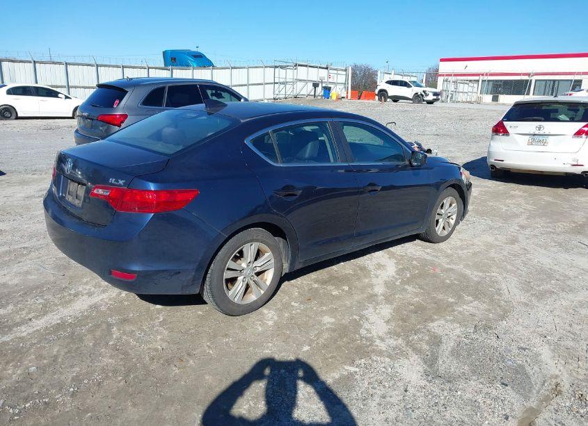 Photo 4 of 2013 Acura Ilx 2.0L (VIN 19VDE1F35DE014976)