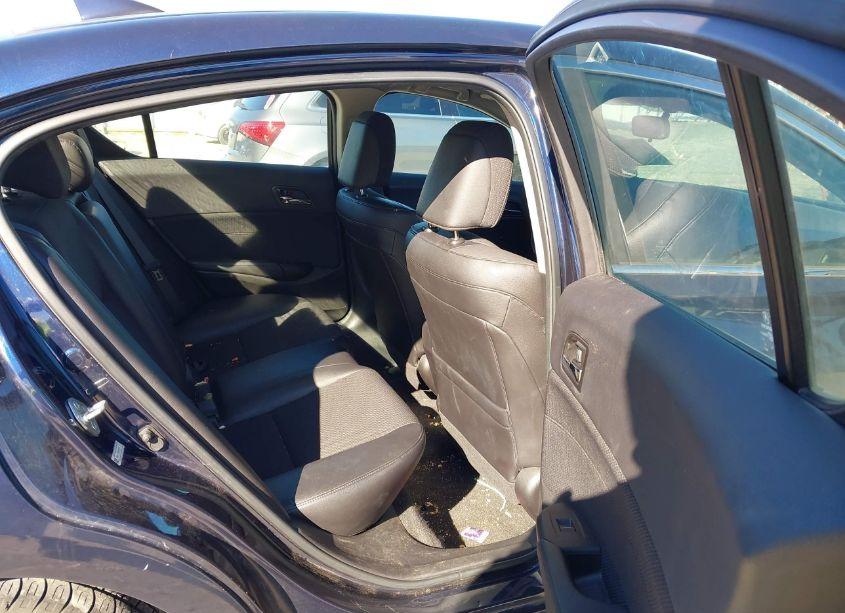 Photo 8 of 2013 Acura Ilx 2.0L (VIN 19VDE1F35DE014976)