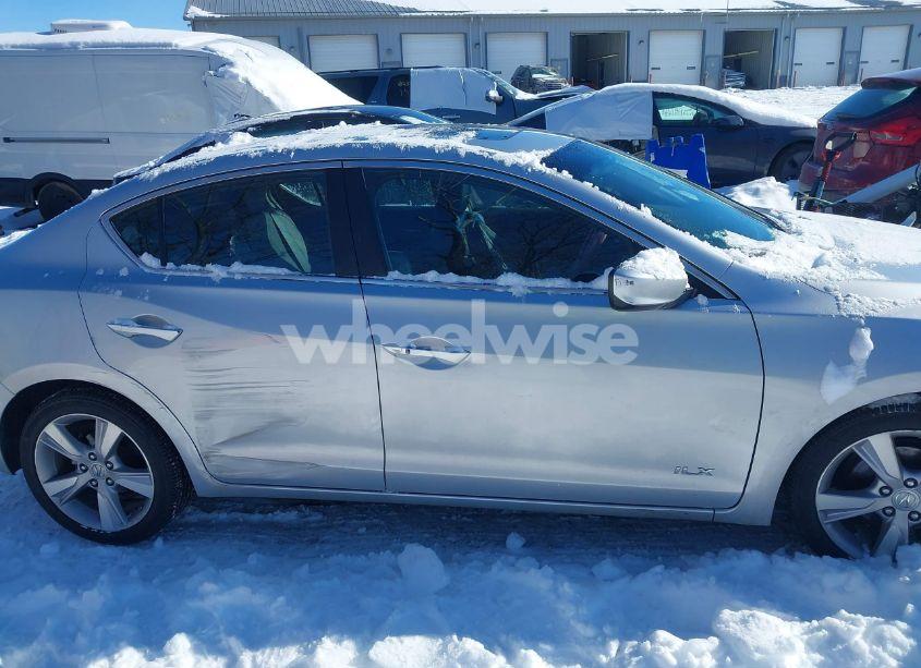 Photo 13 of 2014 Acura Ilx 2.0L (VIN 19VDE1F35EE011058)