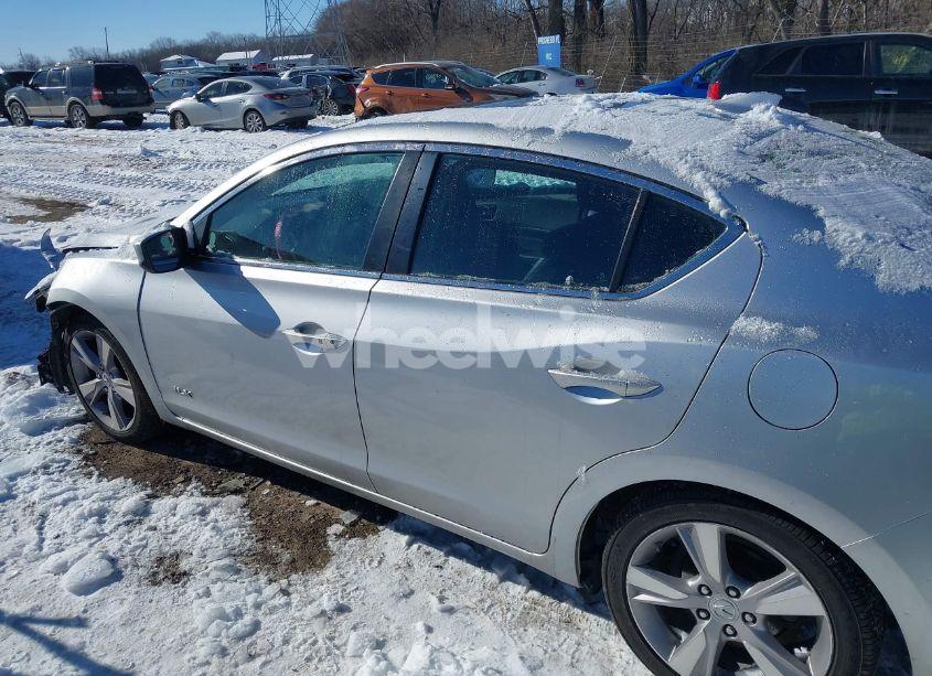 Photo 14 of 2014 Acura Ilx 2.0L (VIN 19VDE1F35EE011058)