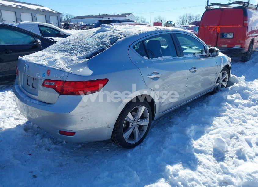 Photo 4 of 2014 Acura Ilx 2.0L (VIN 19VDE1F35EE011058)