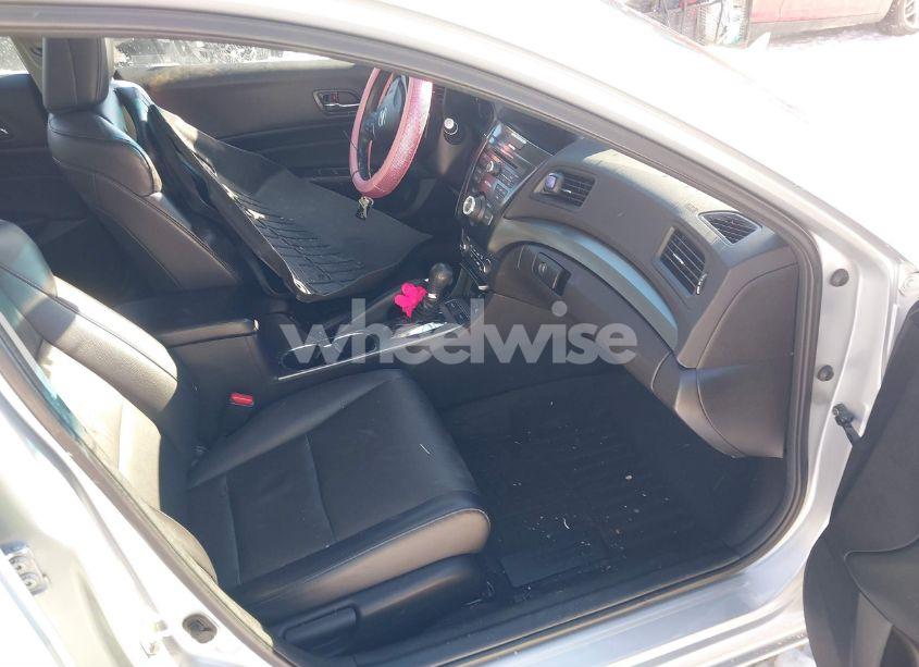 Photo 5 of 2014 Acura Ilx 2.0L (VIN 19VDE1F35EE011058)