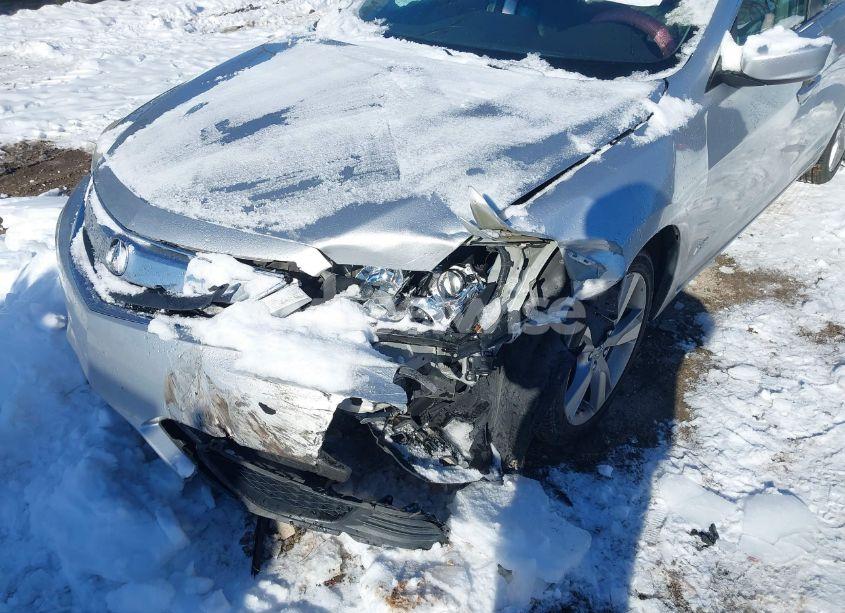 Photo 6 of 2014 Acura Ilx 2.0L (VIN 19VDE1F35EE011058)